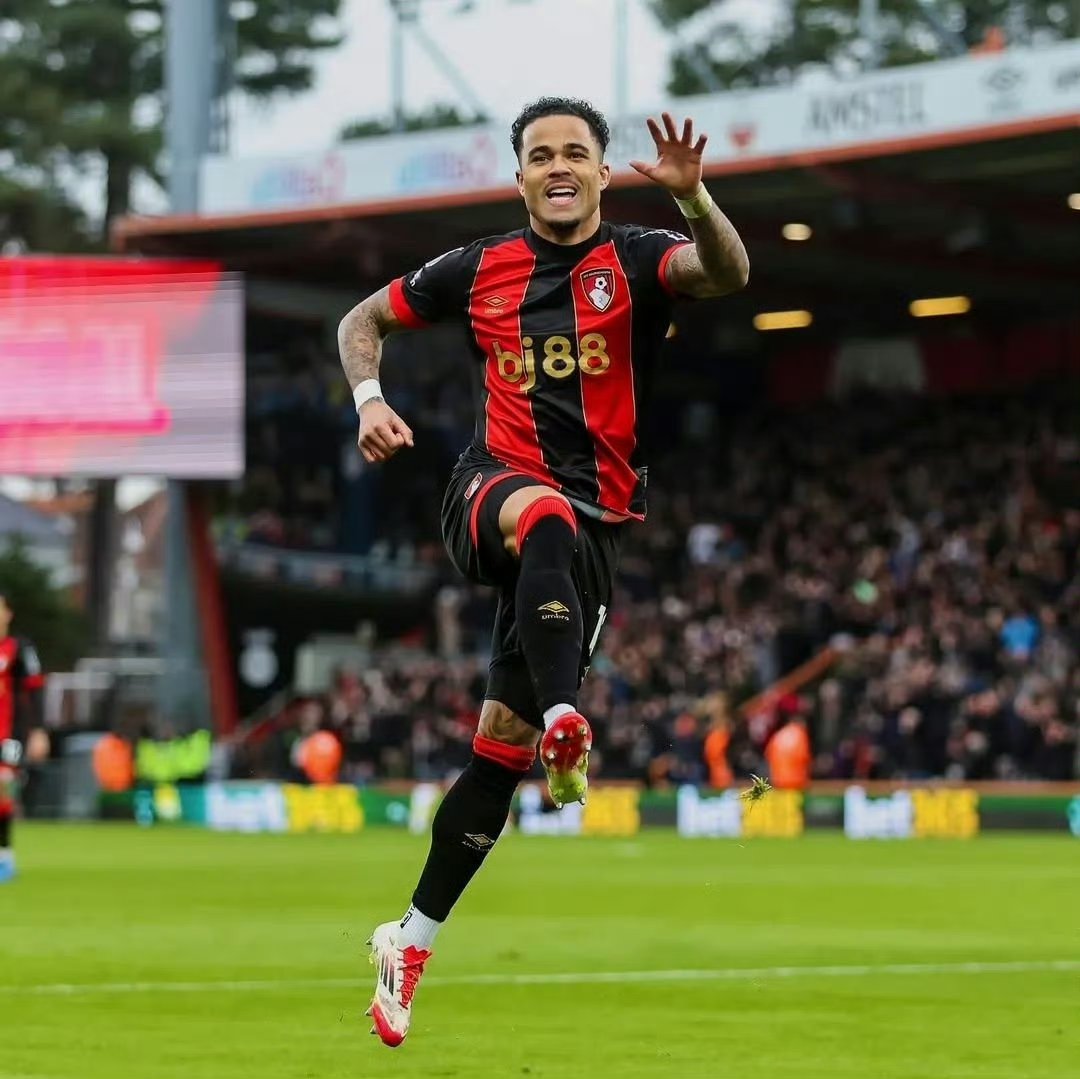 普雷斯顿4-0大胜对手，豪取3分