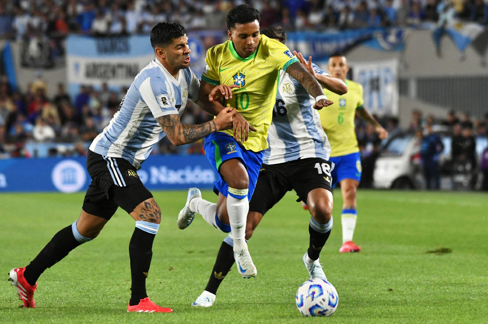 进击猛烈一支势不可挡的强队展现实力的简单介绍