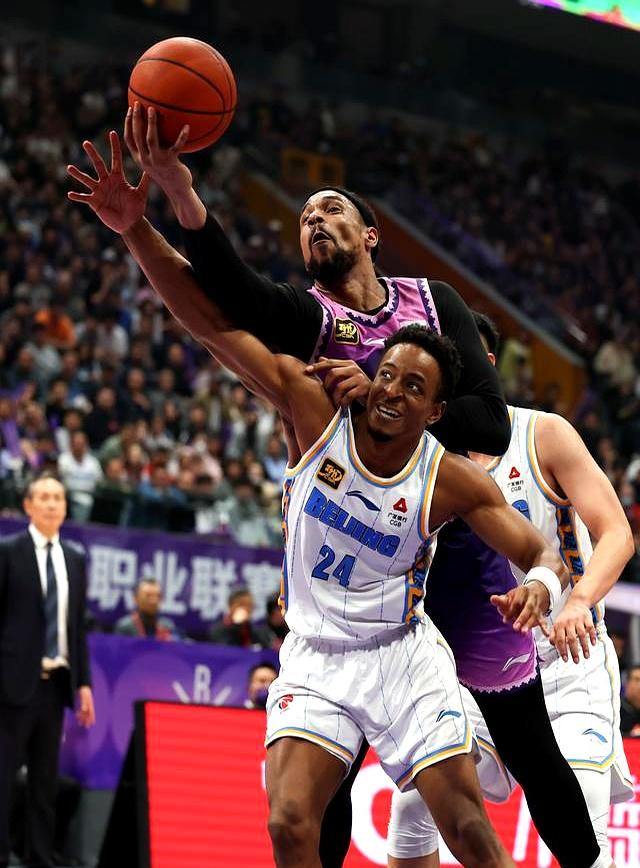 拉脱维亚出线不易，安哥拉逆袭抢先晋级！