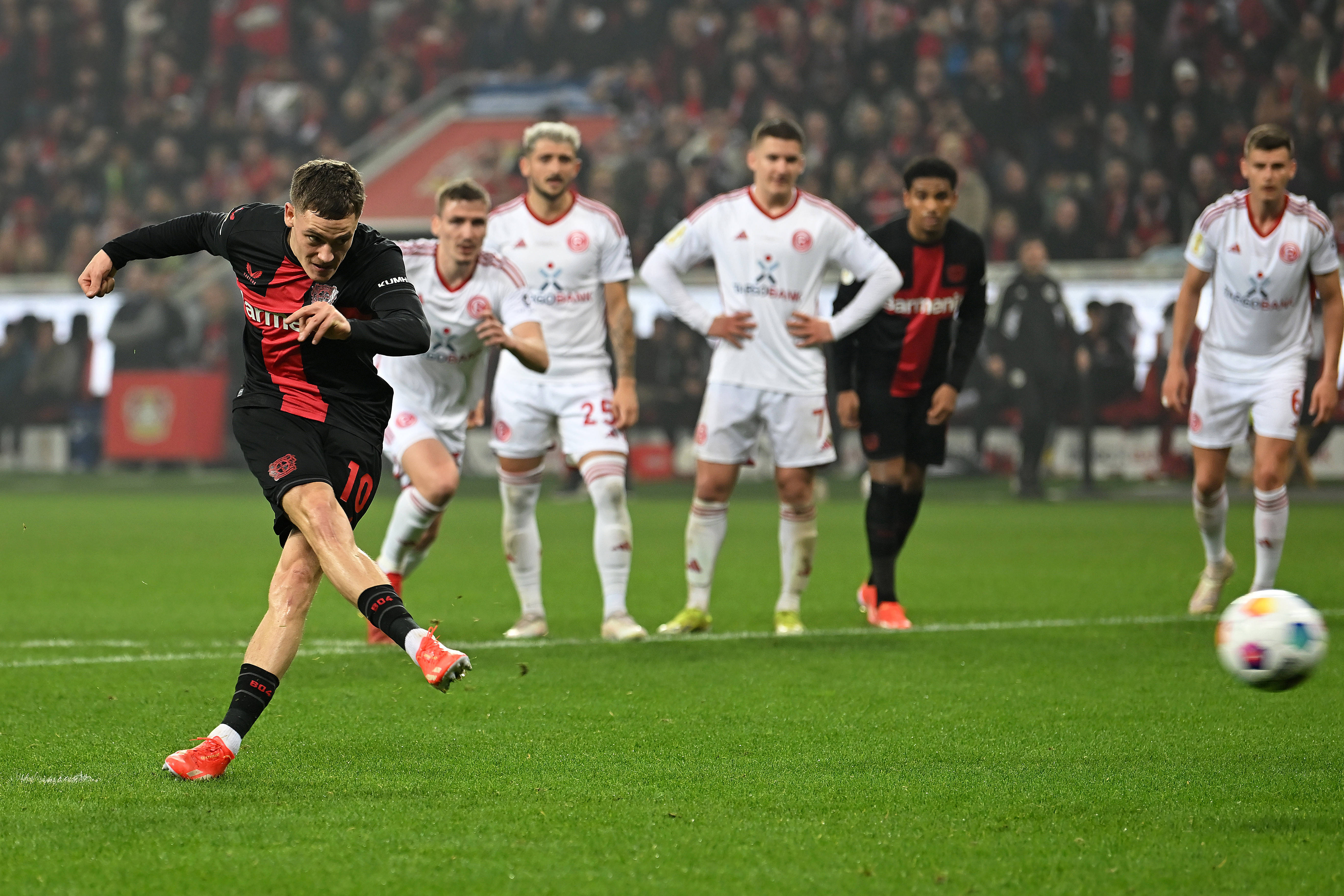 德国队在比赛中表现出强大的实力 德国队在比赛中表现出强大的实力