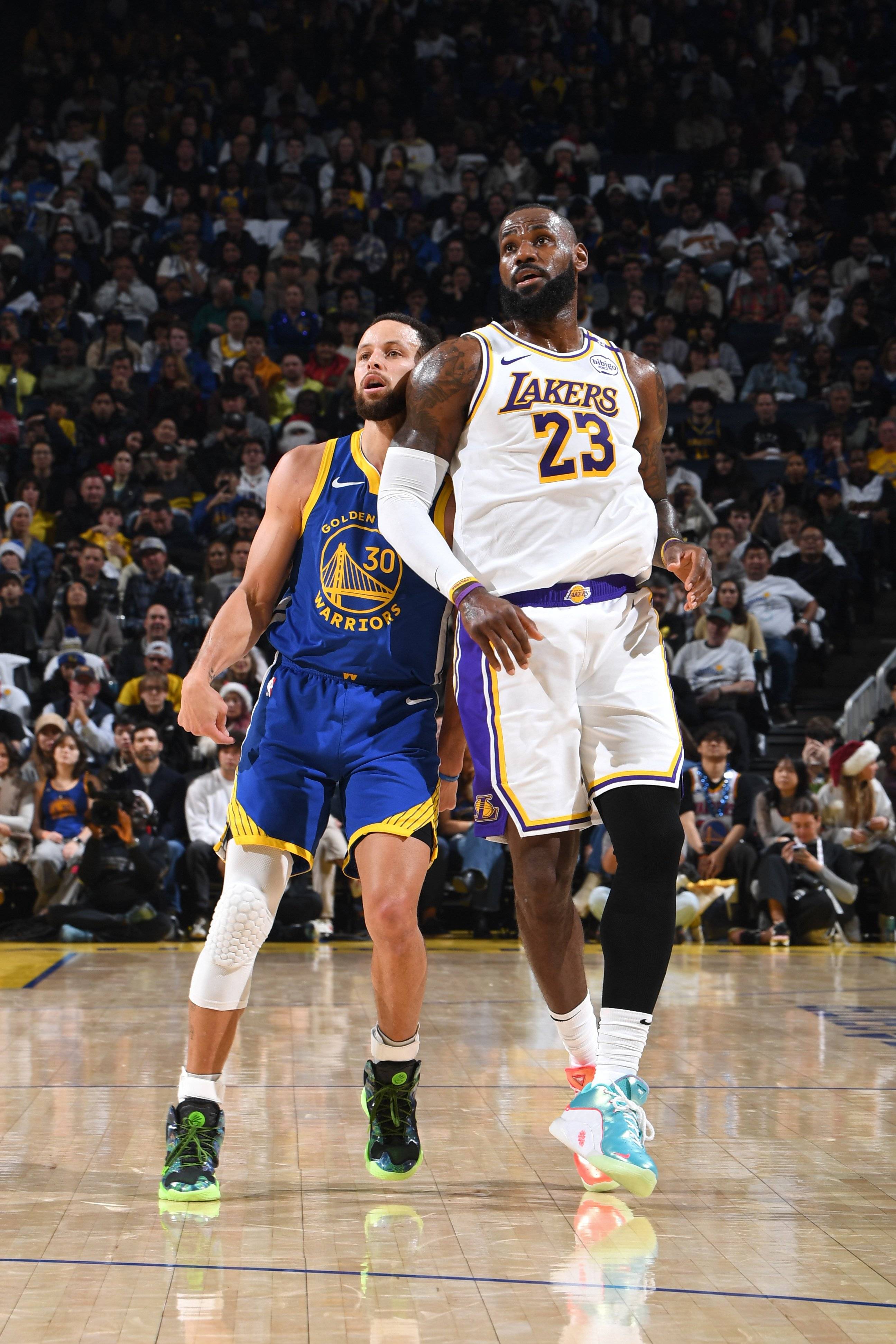 湖人逆转篮网，詹姆斯关键绝杀