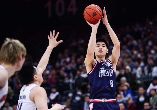 广州队横扫热火，王哲林刷新纪录